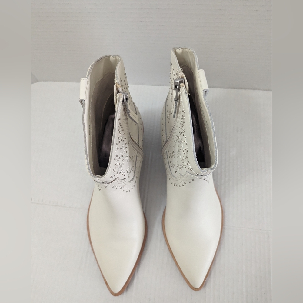 Dolce Vita Solow Stud Western Ivory Leather Boots Women's Size 8 1/2 NWOB - Picture 5 of 8